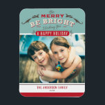 Imán Vintage Be Merry Be Bright Cita Navidad Foto<br><div class="desc">Sé Feliz, sé brillante | ¡Traiga un toque de alegría navideña a su casa con nuestro imán de Navidades fotográficos de Personalizable! Perfecto para mostrar recuerdos preciados, este imán te permite personalizarlo con tu foto festiva favorita, haciéndolo un complemento único a tu decoración de vacaciones. Este imán de Navidades fotográficos...</div>