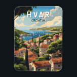 Imán Vintage de arte de viajes de Hvar Croatia<br><div class="desc">Diseño de viaje vectorial Hvar retro. Hvar, una isla croata en el mar Adriático, es más conocida como destino vacacional. Entre los lugares de interés de la ciudad portuaria de Hvar se incluyen sus murallas del siglo XIII.</div>