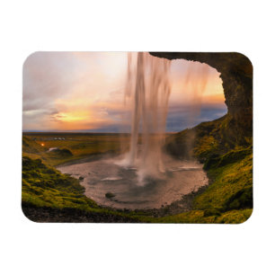 Imán Vista de la cascada de Seljalandsfoss en Islandia