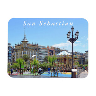 Imán Vista de la ciudad de San Sebastián en día solea