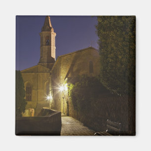 Imán Vista nocturna de iglesia al anochecer, Pienza, It