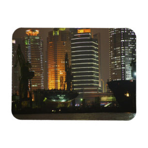 Imán Vista nocturna de las alturas en la nueva área de 