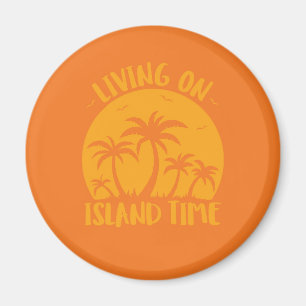 Imán Viviendo En Los Palmerales De La Isla Y El Atardec