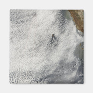 Imán Vórtices y gloria de la nube de la isla de