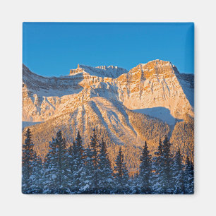 Imán Waputik Range in Canadian Rocky Mountains