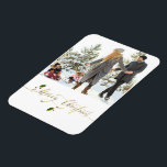 Imán Watercolor Berries Foto Feliz Navidad<br><div class="desc">Un diseño simple de bayas y hojas botánicas acuáticas junto con Feliz Navidad en un guión de tipografía de oro. Fácilmente personalizar con tu nombre,  mensaje y una impresionante foto. Hermosos deseos de vacaciones para Navidades para la temporada 2021.</div>