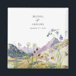 Imán Watercolor Flor silvestre - Favor de la boda de la<br><div class="desc">Una hermosa flor de acuarela y un diseño boda de montaña. Un diseño único que utiliza botánicos de flores silvestres acuáticas y un paisaje de montaña acuarela en el fondo. Diseño floral silvestre moderno con montañas y ríos a orillas del lago. Un elegante imán de boda favorece el diseño con...</div>
