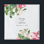Imán Watercolor Magnolia Flores Favor de la boda<br><div class="desc">Una hermosa acuarela de diseño floral de Magnolia. Un diseño único que utiliza flores botánicas de Magnolia rústicas. Un elegante diseño floral blanco y rosa retro con un toque de vegetación. Una boda de moda favorece el diseño con elementos modernos. También hay disponibles invitaciones de boda coincidentes y otros artículos...</div>