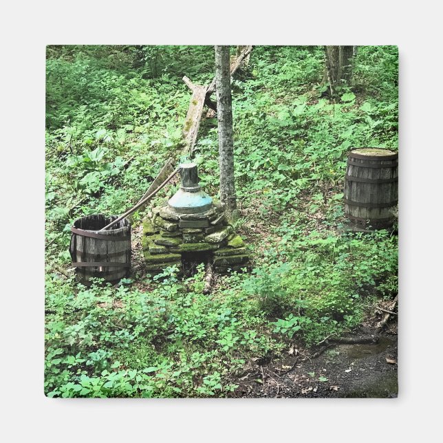 Imán Whiskey aún en Mabry Mill, VA (Frente)