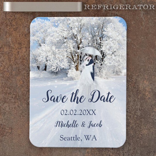 Imán Winter Wonderland Bella Artes salva la fecha (Save the Date magnet featuring a fine art painting with a romantic couple in a winter wonderland)