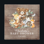 Imán Woodland Friends Boys Baby Shower<br><div class="desc">Pequeños animales de bosque más dulces,  colocados sobre un fondo rústico de madera. Disponible en nuestra tienda para chicas con ducha para bebés. Visite nuestra tienda para ver toda la colección de duchas para bebés de nuestros amigos de los bosques.</div>