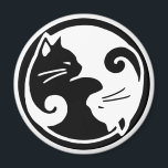 Imán Yin Yang Cats<br><div class="desc">Elegante y moderno,  nuestro diseño de gatos yin yang presenta dos gatos yang entrelazados en esta obra de arte de inspiración asiática. Este artículo de alta calidad es un gran regalo para los amantes de los gatos de todas las edades.</div>