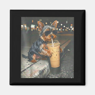 Imán Yorkie bebiendo café helado meme divertido de anim