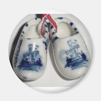Imán zapatos holandeses