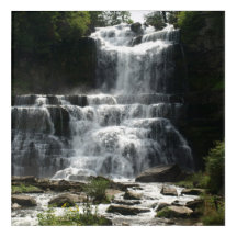 Catarata en la Naturaleza. Imagen en una