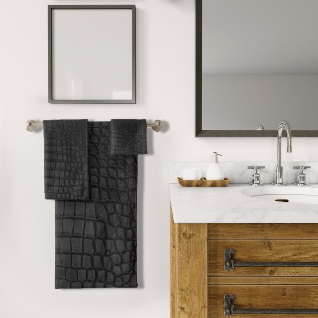 Impresión de capa de cocodrilo negro (Black Crocodile Leather Print Bath Towel by Looly Elzayat
)