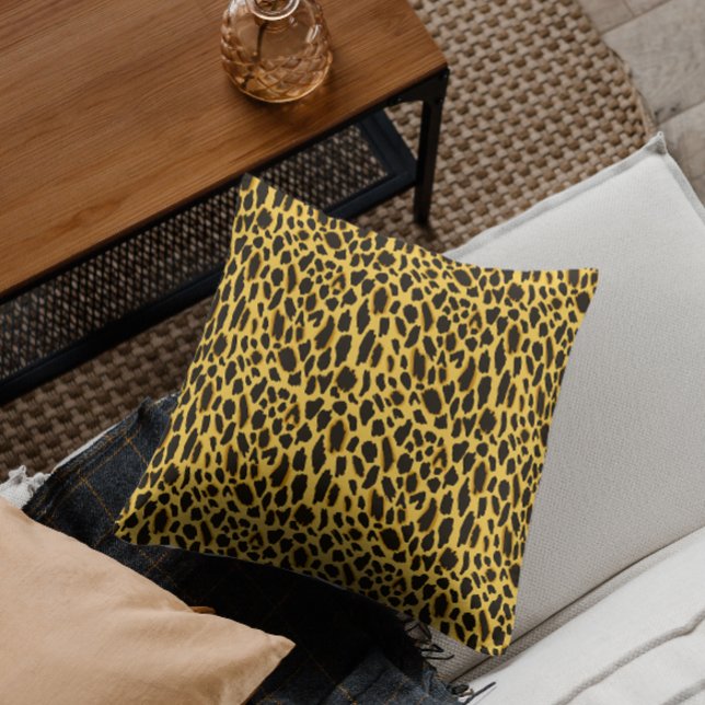 Impresión de chita amarilla con Cojín decorativo d (Yellow Cheetah Print with Black Spots Animal Pattern Throw Pillow)