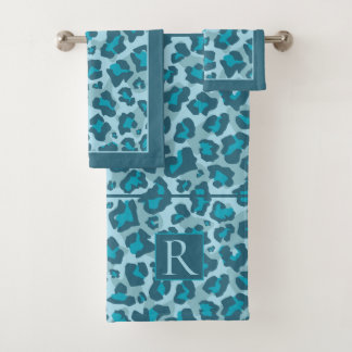 Impresión de leopardo y monograma en tonos azules