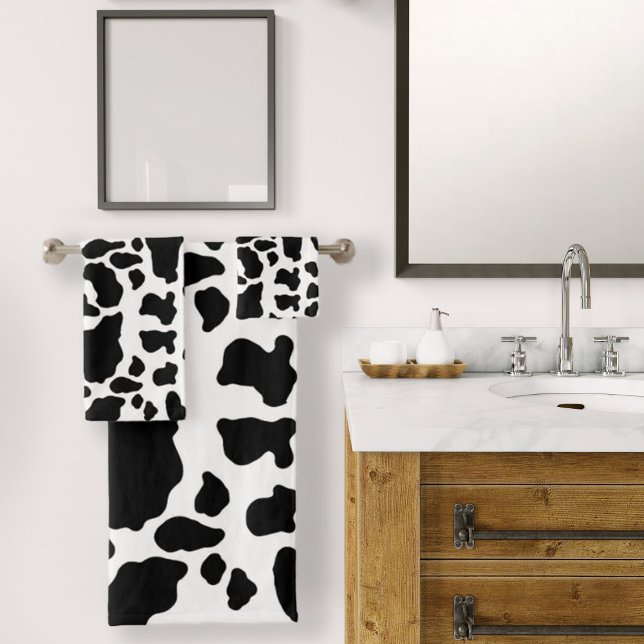 Impresión de vaca en blanco y negro (Black & White Cow Spots Animal Print Pattern Bath Towel Set by Looly Elzayat)