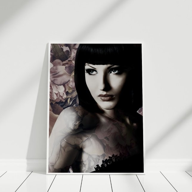 Impresión del modelo de moda Rubor Peony y Tattoo (Blush Peony and Tattoo Fashion Model Print in a white frame.)