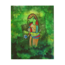 La naturaleza abraza la pared de madera