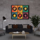 Impresión En Madera Retro de patrón de registro de vinilo de los años<br><div class="desc">El patrón de récords de vinilo de los años 70 es una manera divertida y única de mostrar tu amor por todo lo retro. Te lleva de vuelta a una época en la que escuchábamos discos de vinilo y comprábamos el registro de 45 canciones individuales. El efecto de grunge hace...</div>