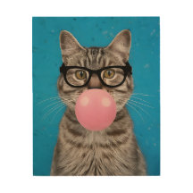 Un gato con gafas y una burbuja rosa