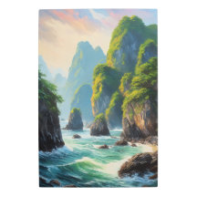 Acantilados rocosos y mar violento