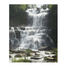 Catarata en imagen de la naturaleza en una impresi