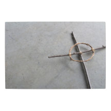 Cruz Celta Rústica en hormigón gris