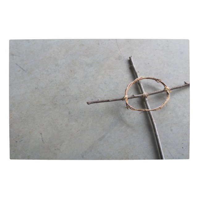 Impresión En Metal Cruz Celta Rústica en hormigón gris (Anverso)