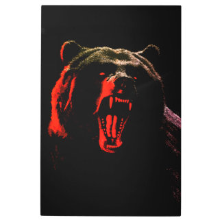 Impresión En Metal Dark Wild Bear Portrait in Dramatic Lighting