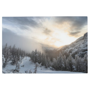 Impresión En Metal El sol brilla en un impresionante paisaje invernal