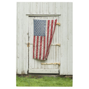Impresión En Metal Granjas   Puerta de establo blanco con bandera est