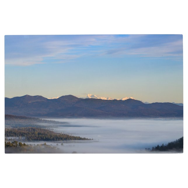 Impresión En Metal Montaña majestuosa Triglav con niebla en el valle (Anverso)