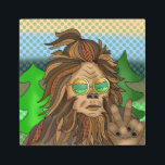 Impresión En Metal Pie grande Retro | Pop Art Sasquatch<br><div class="desc">Estilo retro de arte pop a mano fresco Pie Grande con gafas groovy y elegante cola de poniente.</div>