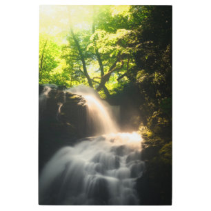 Impresión En Metal Sol brillando en una cascada mágica