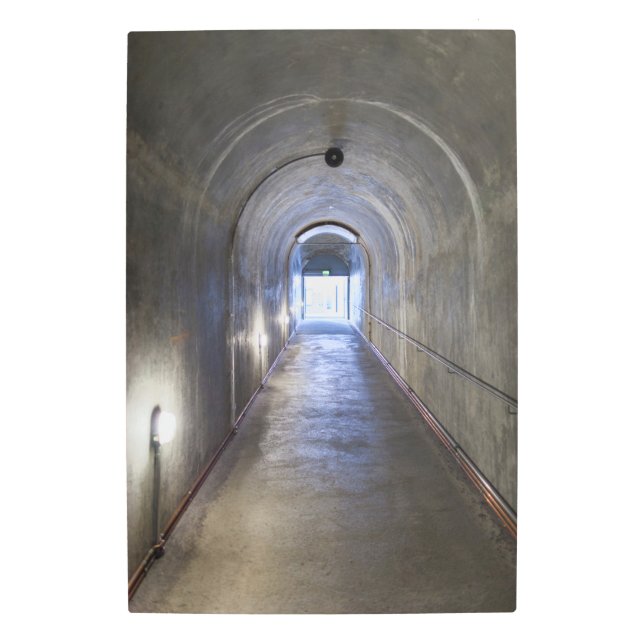 Impresión En Metal Túnel de concreto en un búnker nazi (Anverso)