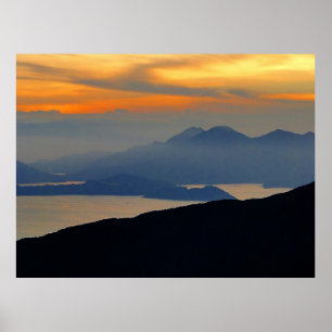 Impresión enmarcada por niebla nocturna oriental