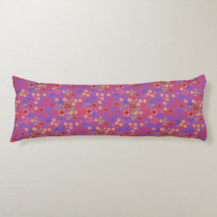 Impresión floral retro de moda sobre el almohada d