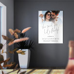 Impresión Metalizada Ella Dijo Que Sí, Imagen De Compromiso, Guión De S<br><div class="desc">Welcome Engagement Party Photo Overlay Script Luxury Real Relieve metalizado en tu elección de oro o plata para tus nombres y She Said yes yes Let's Fiesta que está en un elegante guión. Personaliza fácilmente tus nombres y simplemente sube tu propia foto favorita para reemplazar la imagen de ejemplo.</div>