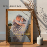 Impresión Metalizada Tipografía moderna nombres boda foto oro<br><div class="desc">Crea tu propio elegante Relieve metalizado de oro real "mejor juntos" tipografía guión cita superpuesto boda foto poster mantener un regalo personalizado con nombres de pareja,  corazón y tu texto.            Tenga en cuenta que puede elegir ORO o Relieve metalizado plateado.</div>
