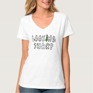Impresionante diseño de camiseta con cuello V níti