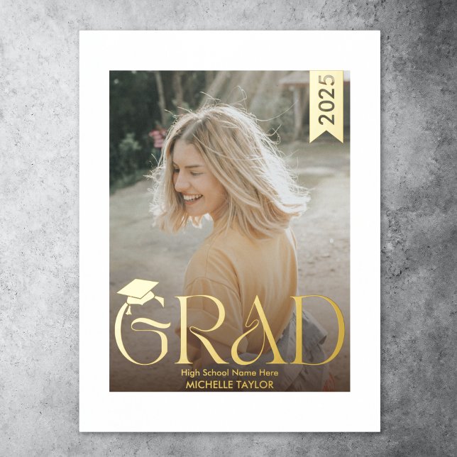Impresiones de Relieve metalizado de secundaria pa (modern "grad" typography gold foil text with a graduation hat and a photo)