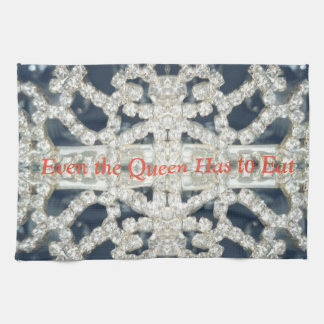 Incluso la reina tiene que comer la toalla de la