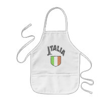 Niños italianos que cocinan el delantal
