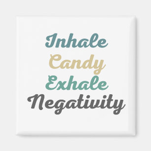 Inhalar imanes de negatividad de candía exhalada