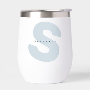 Inicial y nombre monogramados de gran tamaño moder