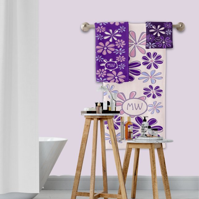 Iniciales de Doodle de Flor Violeta Rosa (Violet Pink Indigo Flower Doodle Initials Bath Towel Set)