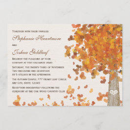 Iniciales talladas en invitaciones de una boda del